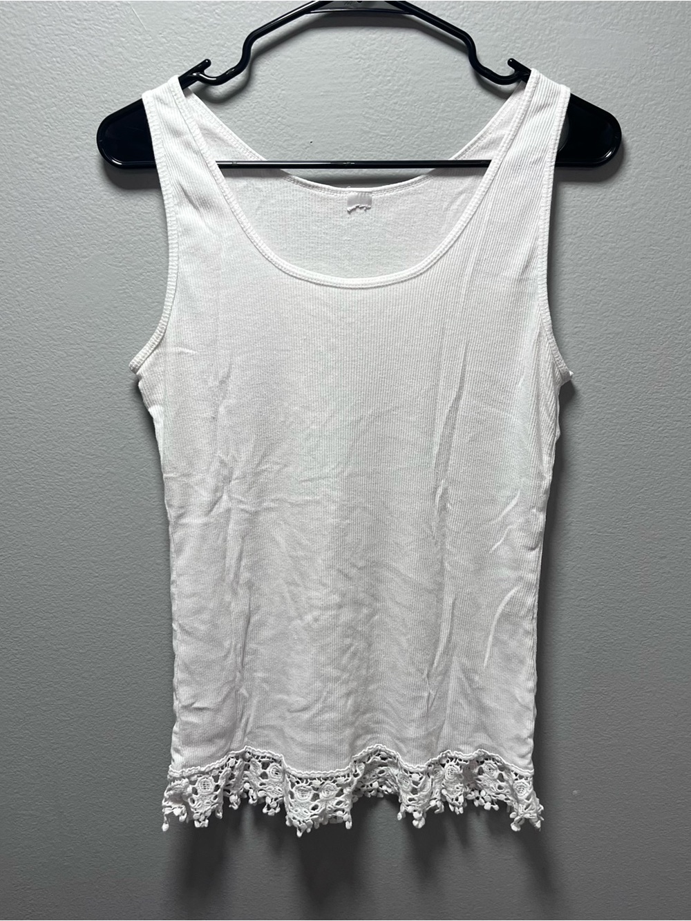 White Lace-Hem Tank Top - Women Size M